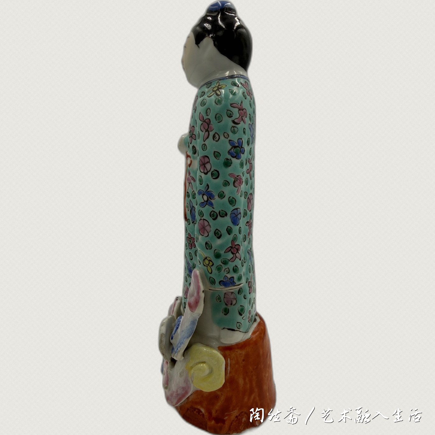 韩湘子造像侧面，云座层次与座底矾红沿